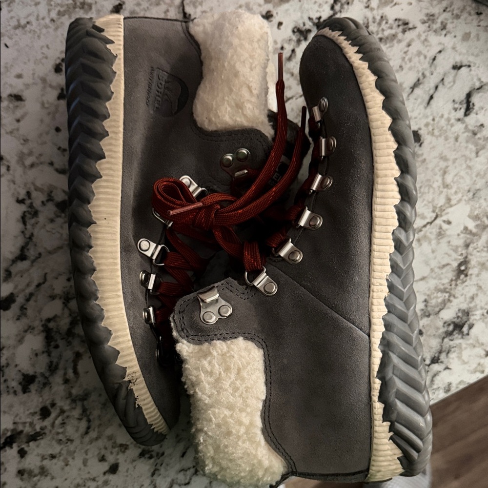 Sorel Gray and Red Winter Boots - Picture 6 of 11